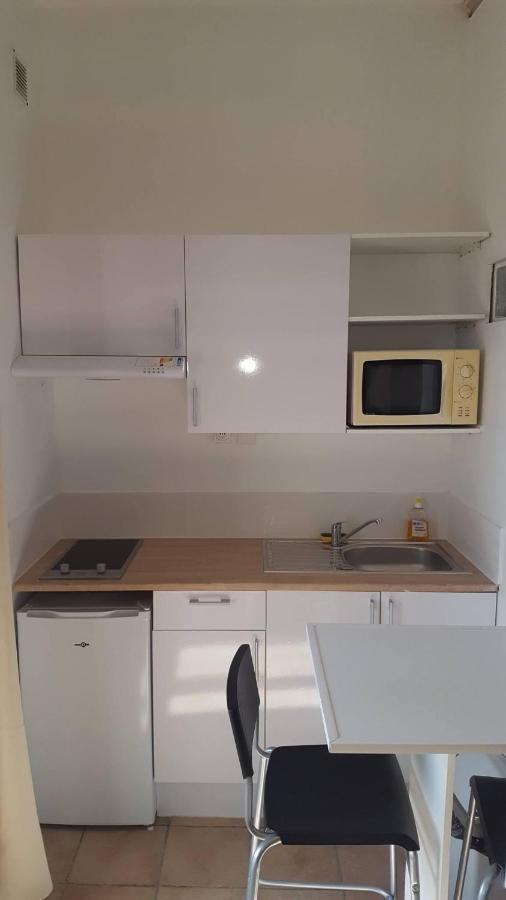 Studio 2 Personnes Vue Marais Salant Parking Et Terrasse Proche Commodite Hyères Exteriör bild